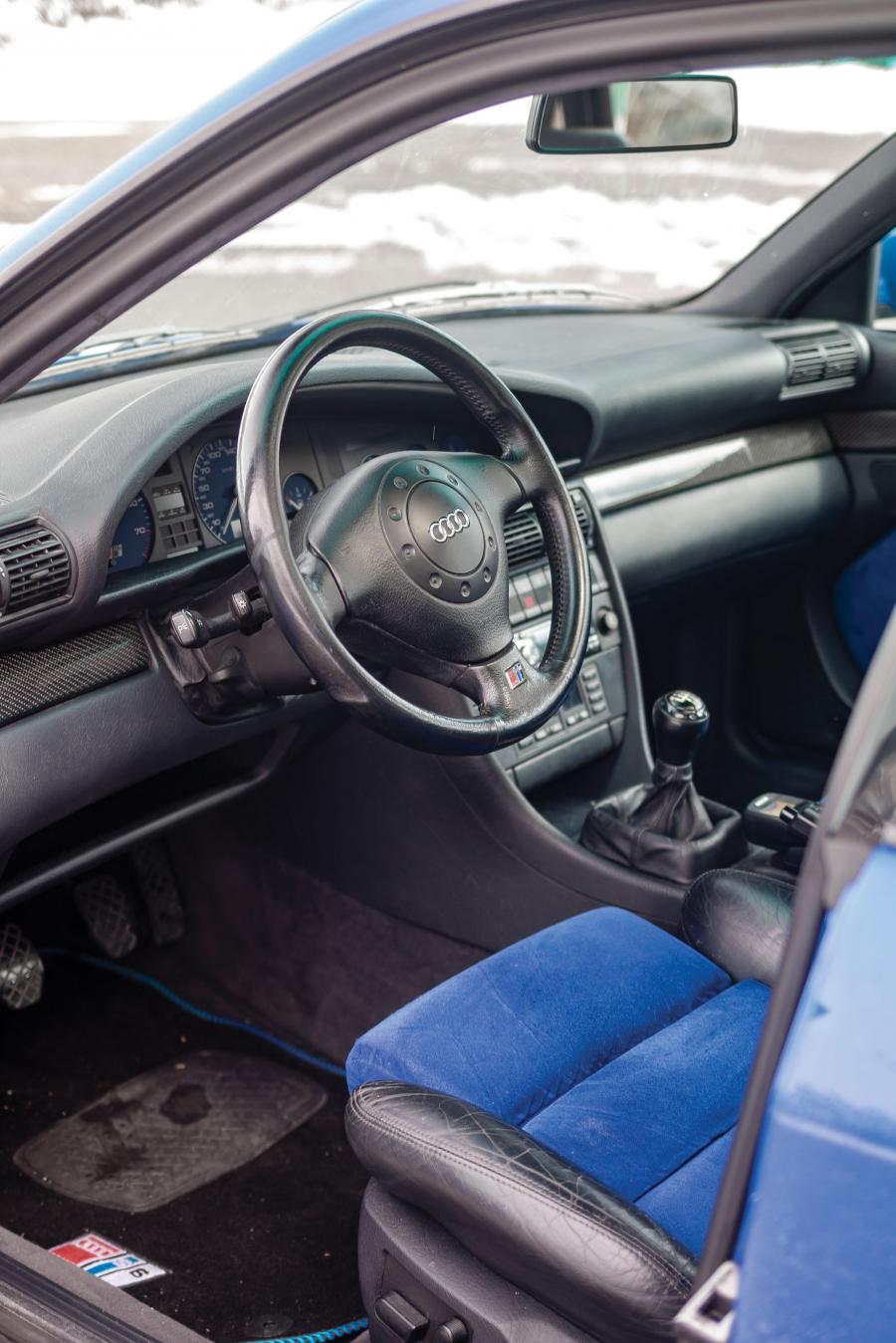 Торпедо Audi S6 Plus (4A, C4) 1996 года  (фото 3 из 58)